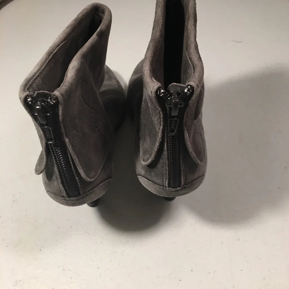 Franco Sarto Booties Gray Size 7.5M